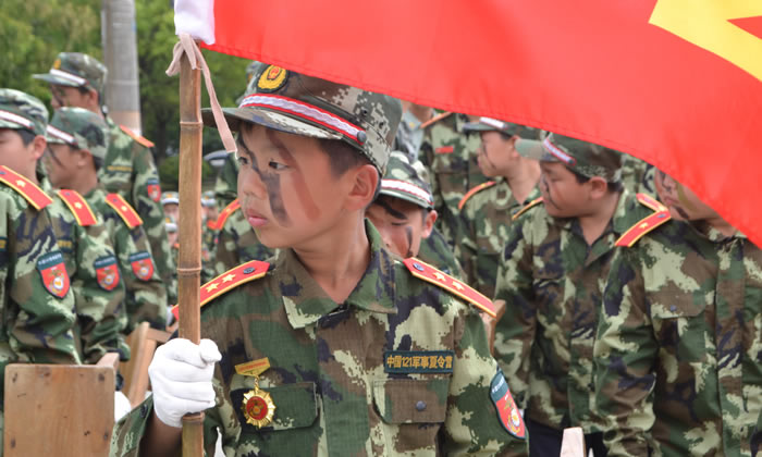 體驗上海軍事冬令營嚴格的管理模式