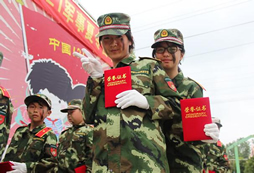 中國(guó)121軍事糾正孩子的“虛榮心”