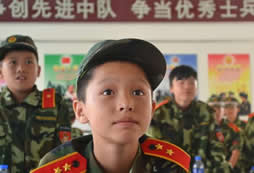 121軍訓冬令營幫助孩子“看電視”