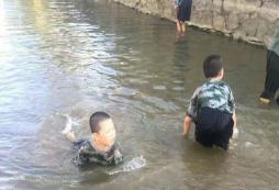 安徽軍事冬令營的日?；顒佣加心男?>
                           </a>
                      </div>
                     <div   id=