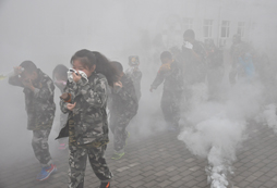 北京軍事冬令營帶你體驗真槍實彈的感覺！