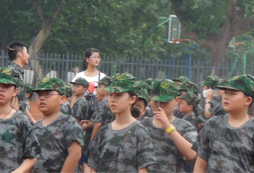 北京軍事冬令營讓孩子體驗實彈射擊快樂！