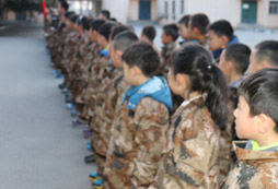北京西點軍事訓(xùn)練冬令營和你一起感受軍人風(fēng)范