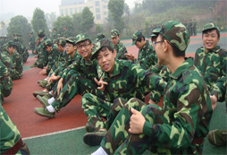 為什么八一軍旅軍事冬令營(yíng)教官說(shuō)好父母是孩子的心靈導(dǎo)師