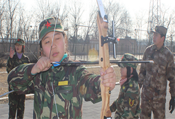 八一軍旅軍事冬令營(yíng)帶給孩子無(wú)窮的樂(lè)趣