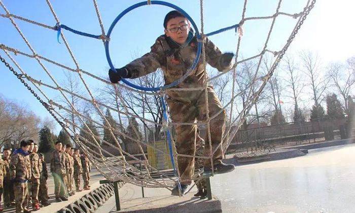 體驗軍事訓(xùn)練是什么樣的感覺？