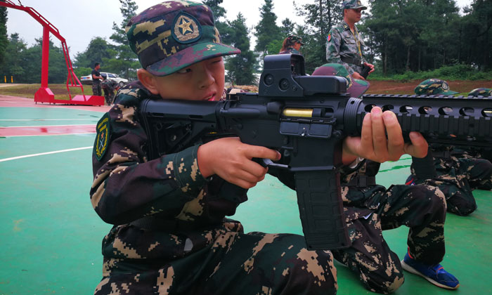 國內(nèi)軍事冬令營