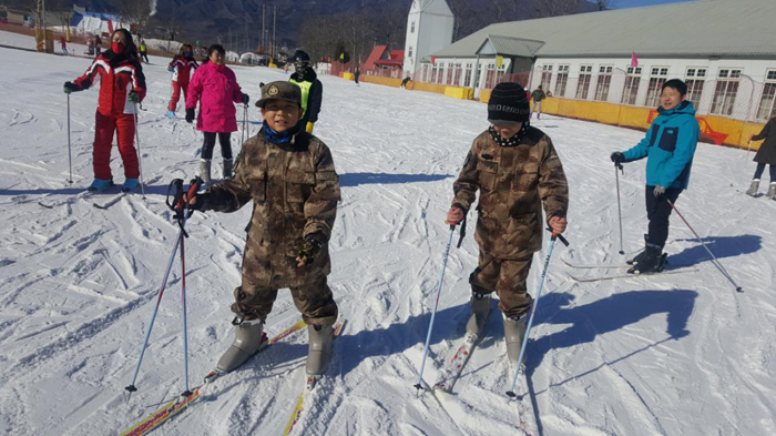 國內(nèi)假期滑雪冬令營