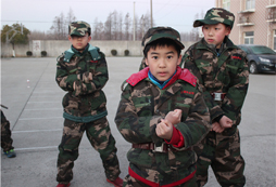 中小學(xué)生為什么喜歡軍事冬令營？