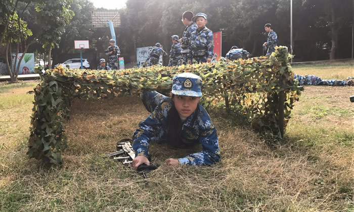 廣州青少年軍事冬令營(yíng)課程特色