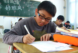 廣州新東方冬令營生動有趣的授課方式受學(xué)生歡迎