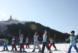 初學(xué)者可以參加兒童滑雪冬令營嗎？