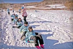 滑雪軍事冬令營帶你體驗“戰(zhàn)狼”的威武！
