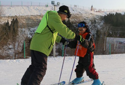 雙板滑雪冬令營與單板滑雪冬令營有何不同？