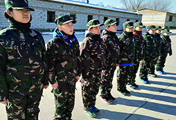 列隊(duì)軍姿