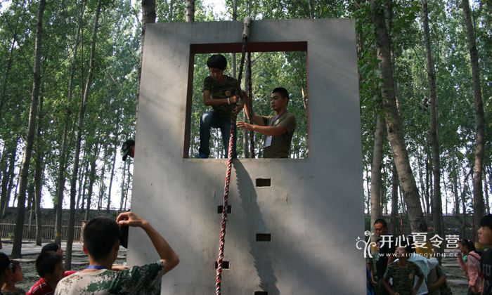 青少年軍事冬令營