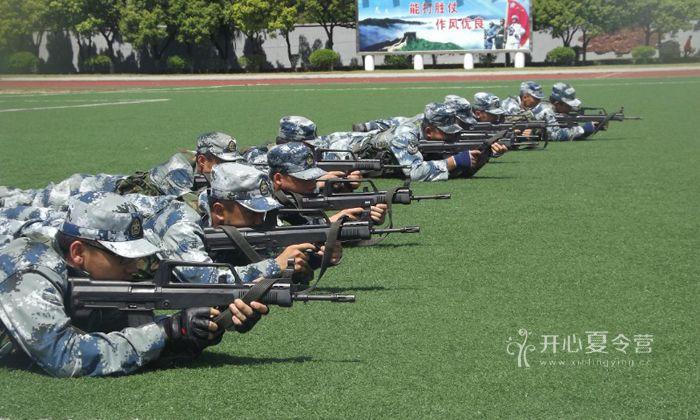 青少年軍事冬令營(yíng)