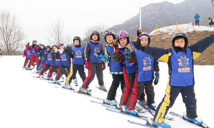 熱愛(ài)滑雪的孩子們