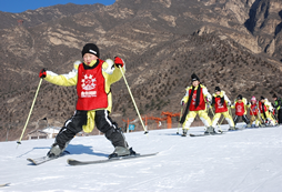 巨人冬令營(yíng)介紹滑雪中的摔倒及起身
