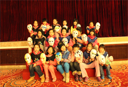 在家里，金色湖畔認(rèn)為家長(zhǎng)要這樣和孩子相處