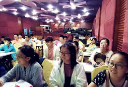 演講開場(chǎng)時(shí)應(yīng)該注意的事項(xiàng)有哪些？