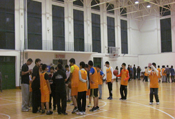 參加青少年籃球冬令營需要多少錢