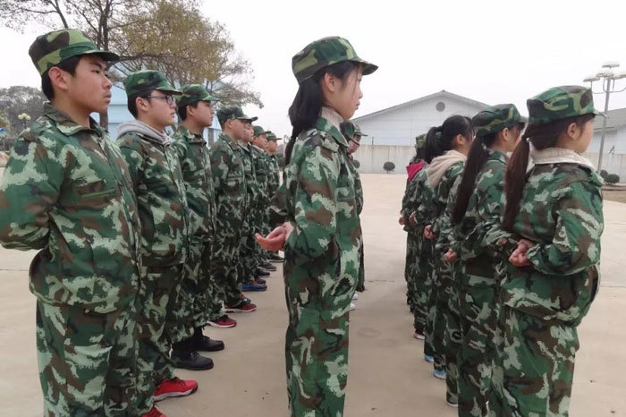 國內(nèi)比較好的生存冬令營