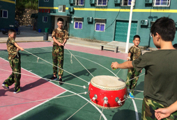 參加深圳軍事冬令營(yíng)可以讓孩子心理成長(zhǎng)更上一層樓