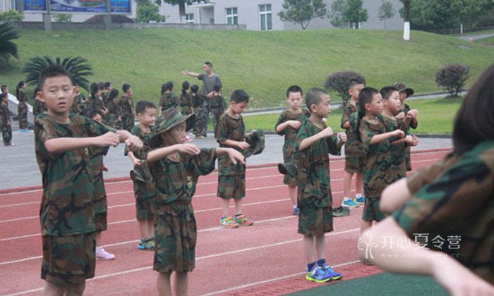 軍事冬令營