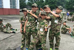 成都有適合小學(xué)生的軍事冬令營嗎？