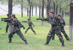 青少年軍事冬令營活動激發(fā)中小學(xué)生潛能