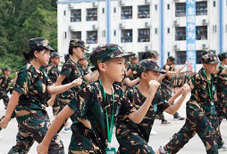 學(xué)習(xí)軍體拳