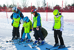 YuYoung青少年營地滑雪冬令營的課程特色有哪些