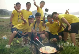 武漢軍事冬令營讓孩子一個人獨立生活