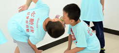 各位父母可以學習武漢青少年冬令營是如何夸獎孩子的