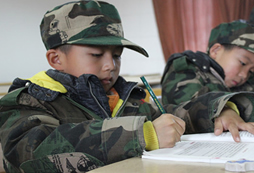 上海西點軍事冬令營讓孩子更有時間觀念