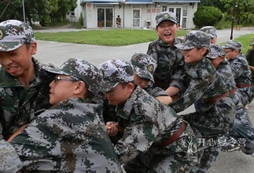 上海西點軍訓(xùn)培養(yǎng)孩子的金錢觀