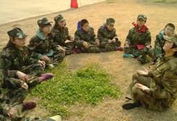 上海西點軍事冬令營給害羞孩子一個交友機(jī)會