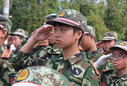 小學(xué)生參加軍事冬令營活動有保障嗎？