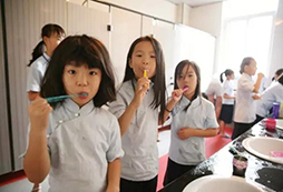 參加國內(nèi)的冬令營讓小學(xué)生心智變得成熟!