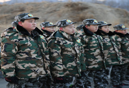 北京軍事冬令營寒假開展青少年軍事特訓(xùn)活動，培養(yǎng)好習(xí)慣！