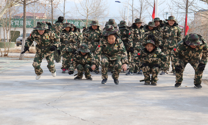 軍事營(yíng)行業(yè)領(lǐng)軍者，12天全面提升孩子獨(dú)立能力，適應(yīng)能力和交際能力